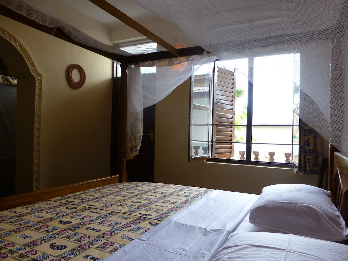 Clove * Zanzibar